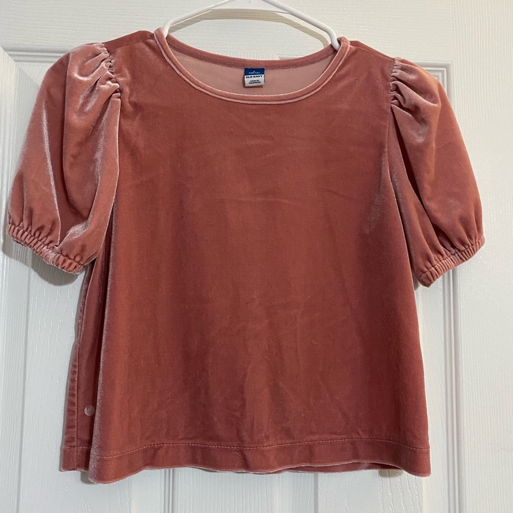 pink shirt